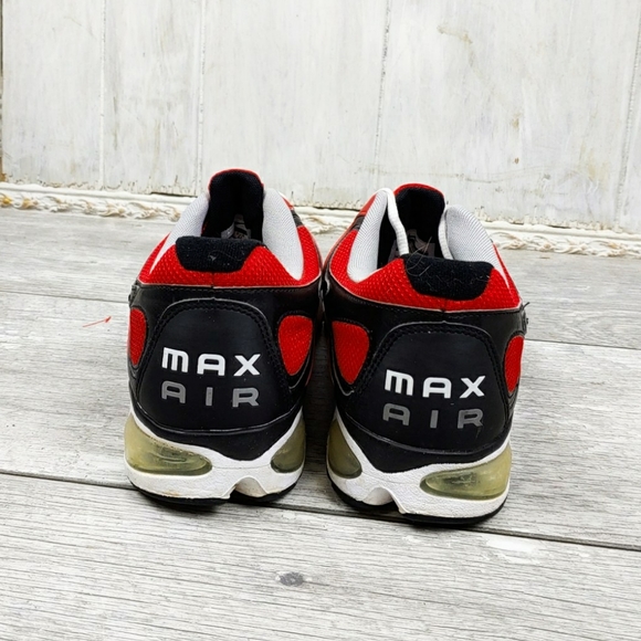 *SOLD*Nike Air Max Agitate 2 Red Running Sneakers - Picture 3 of 8